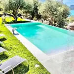 Vila Sant'ambrogio's *